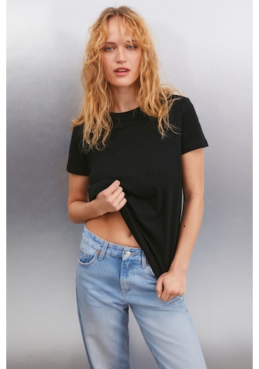 Grimelange Samantha Kadın %100 Organik Pamuklu Comfort Fit Arkası Uzun Basic Örme Siyah T-shirt Siyah
