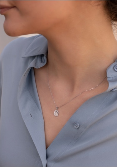 Gülaylar Diamond Line Beyaz Altın 8 Ayar Baget Taşlı Kolye
