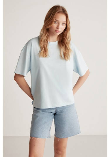Jemmy Kadın %100 Organik Pamuk Relaxed Fit Yırtmaçlı Yuvarlak Yakalı Açık Mavi T-shirt