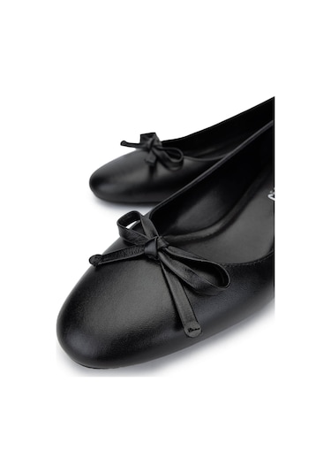 Tamer Tanca Kadın Hakiki Deri Siyah Analin Topuklu Ayakkabı 942 1500 Bn Ayk Y25 Sıyah Anl Siyah