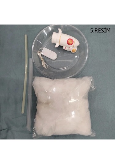 Uçan Astronot Tasarımlı Gece Lambası Renkli