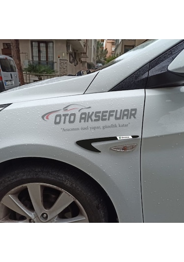 Skoda Kodiaq Çamurluk Venti Parlak Siyah Logolu