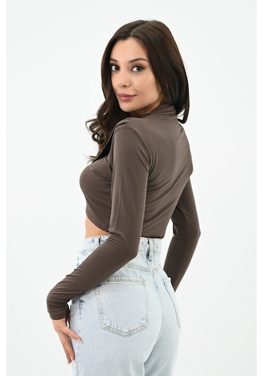 Koza Butik Kadın Dik Yaka Drapeli Kapaklı Crop Bluz 1655-24 001