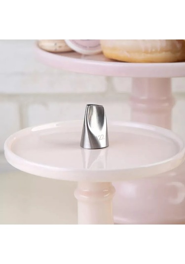 Angelik Pastacılık Ucu: Kavisli Güller Yapay Yapraklı Pastacılık Ucu, Özel Olarak Tasarlanmış Tek Parça Kalıptır Ve Ku Bej