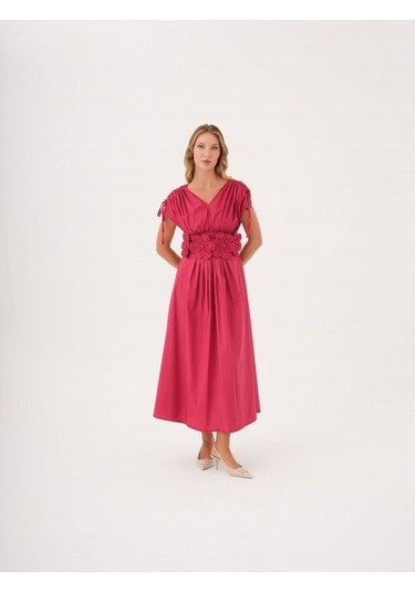 Kadın Bel Detaylı Kısa Kollu Elbise Çiçek Aplikeli, Büzgü Ve Bağcık Detaylı, %100 Pamuk Kırmızı