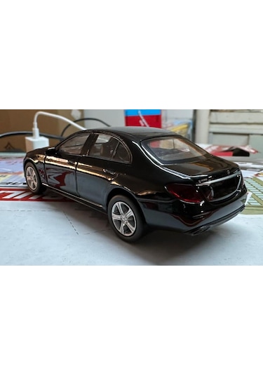 Oyuncak Metal Model Araba 1/36 Çek Bırak Mercedes Benz E Class Siyah