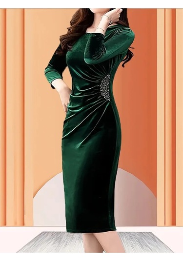 Kadın Uzun Kollu Yakası Açık Yanlardan Büzgülü Taş Detaylı Midi Kadife Elbise Yeşil