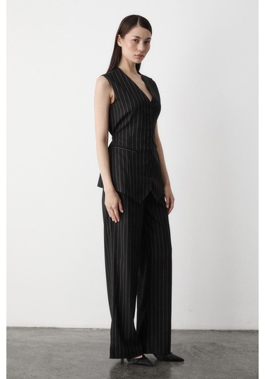 Siyah Çok Düğmeli Çizgili Premium Takım Siyah