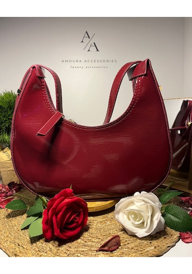 Amoura Trendlerin Kalbinden Kruvasan Crescent Çanta Serisi Bordo
