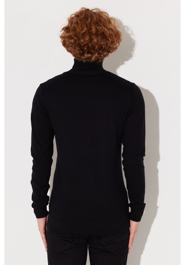Lee Regular Fit Normal Kesim %100 Pamuk Balıkçı Yaka Siyah Triko Kazak L83CKF01 Siyah