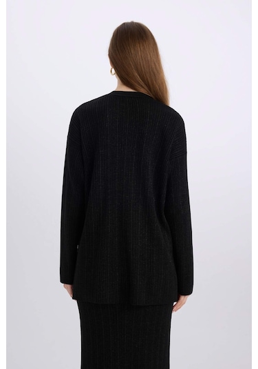 DeFacto Relax Fit Bisiklet Yaka Basic Düz Triko Kazak Tunik D8633AX24WNBK81 Siyah DeFacto Relax Fit Bisiklet Yaka Basic Düz Triko Kazak Tunik D8633AX24WNBK81 Siyah