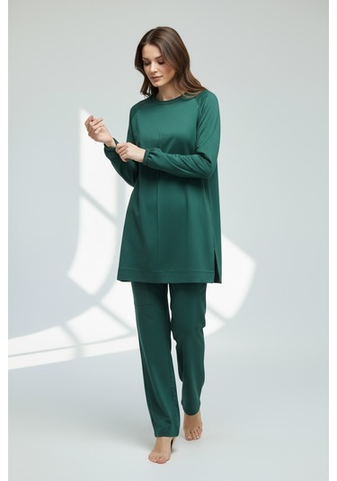 Kadın Tunik Önü Dikişli Altı Bantlı Pantolonun Beli Lastikli Önü Dikişli İkili Takım Zümrüt
