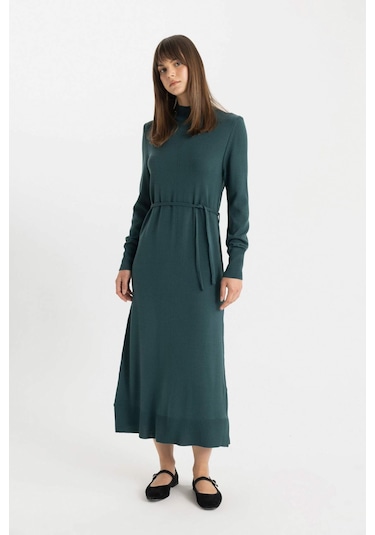 Defacto Regular Fit Yarım Balıkçı Yaka Basic Düz Yırtmaçlı Uzun Kollu Maxi Triko Elbise A9807AX24WNGN956 Yeşil
