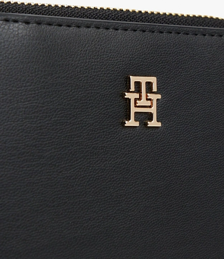 Tommy Hilfiger Th Icon Orta Boy Fermuarlı Kapaklı Kadın Siyah Cüzdan Aw0aw17742bds Siyah