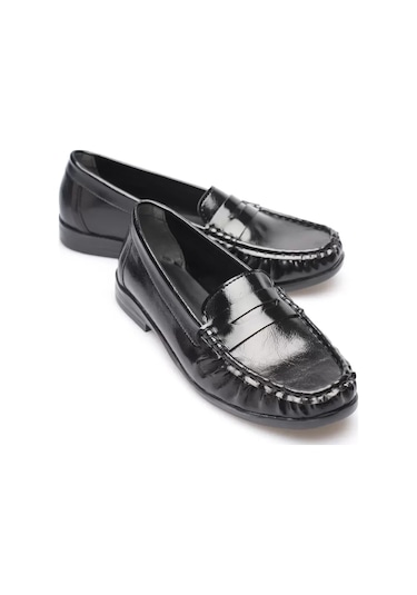 Trendella Siyah Parlak Deri Görünümlü Penny Loafer Tr88ms02a