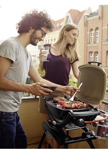 Weber Q 1000 Klasik Siyah Döküm Izgara 2,5 Kw Tek Brülör Easy-ıgnite Ateşleme-139 Siyah