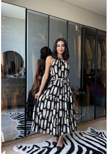 Kadın Viskon Kumaş Ip Askılı Halter Yaka Cepli Midi Boy Elbise Siyah