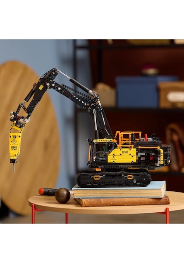 LEGO® Technic Volvo EC500 Hybrid Ekskavatör 42215- Yetişkinler için Motorlu İnşaat Aracı Yapım Seti (2359 Parça)