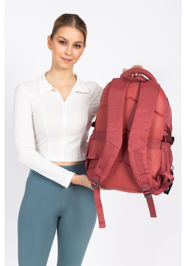Güçlü Duruş, Maksimum Konfor: Tok Yapılı Günlük Sırt Çantası - Kırmızı Kırmızı