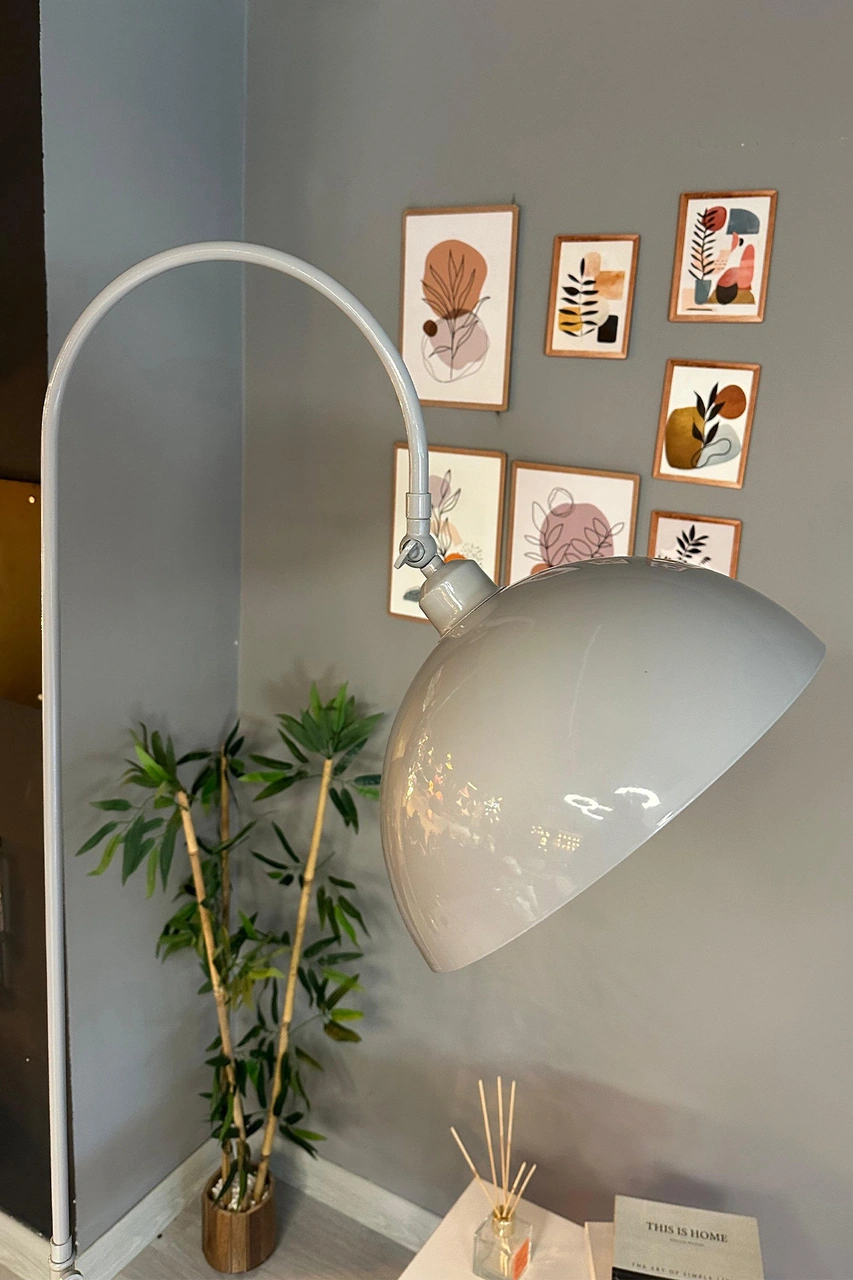 Gri Lambader Hareketli Başlık Modern Dekoratif Metal Oturma Odası Çalışma Odası Zemin Lambası Gri