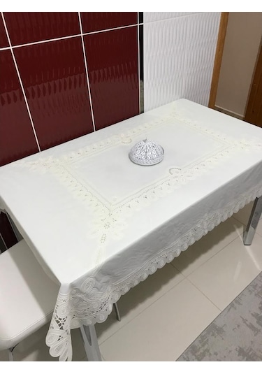 Masa Örtüsü Dantel Görünümlü Pvc