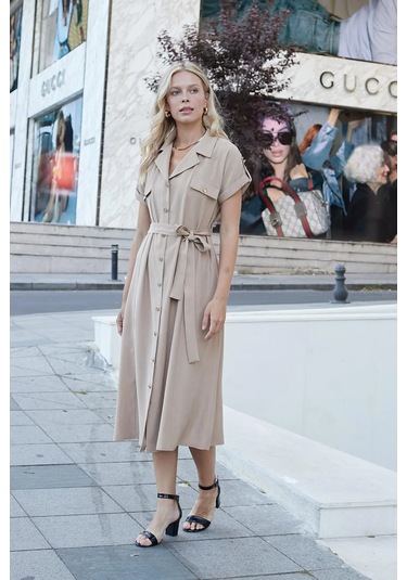 Kadın İpeksi Modal Kumaş Yakalı Düşük Omuzlu Apoletli Yan Cepli Kemerli Diz Altı Boy Uzun Elbise-camel Camel Kadın İpeksi Modal Kumaş Yakalı Düşük Omuzlu Apoletli Yan Cepli Kemerli Diz Altı Boy Uzun Elbise-camel Camel