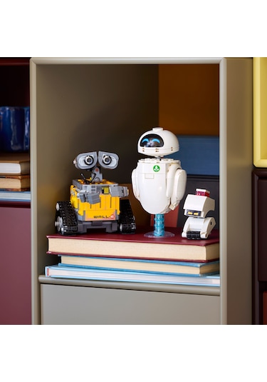 LEGO® ǀ Disney ve Pixar WALL-E ve EVE 43279 - Yetişkinler için Animasyon Film Temalı Koleksiyonluk Model Yapım Seti (811 Parça)