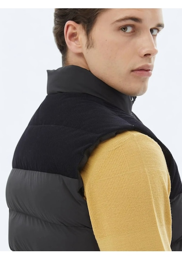 Kip Siyah Regular Fit Dik Yaka Casual Dokuma Spor Yelek Siyah