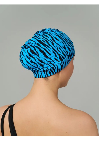 Havuz Ve Su Parkurundaki Kumaş Yüzme Bonesi 390223117 Açık Mavi