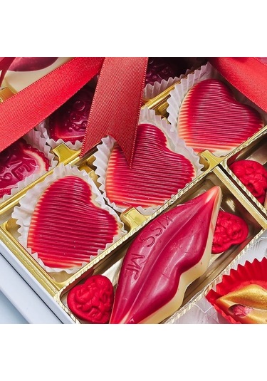 Nin Chocolate Sevgililer Günü Temalı Dudak ve Figür Çikolata Kutusu