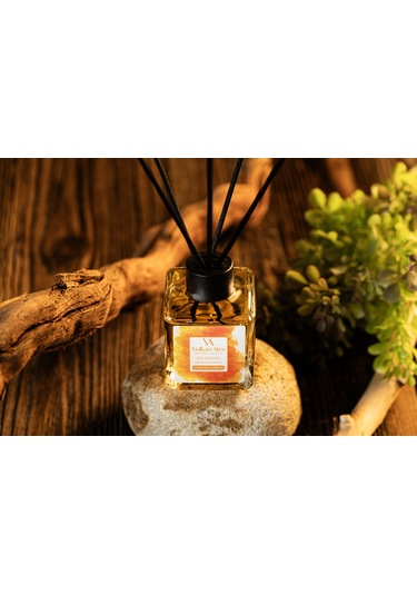 Volkan Ates Natural & Beauty Bambu Çubuklu Oda Kokusu Amber 110 ML