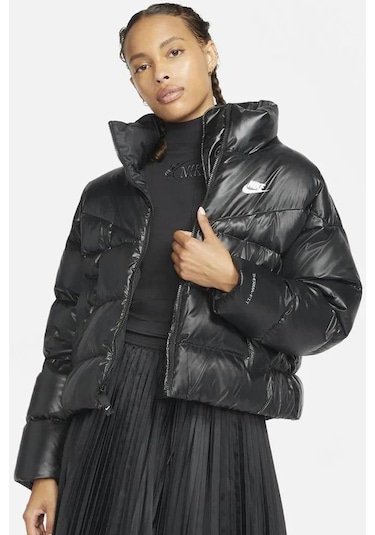 Nike Sportswear Down Fill Therma Fit City Series Full Zip Kadın Bol Kesim Kaz Tüyü Spor Ceket Siyah Nike Sportswear Down Fill Therma Fit City Series Full Zip Kadın Bol Kesim Kaz Tüyü Spor Ceket Siyah
