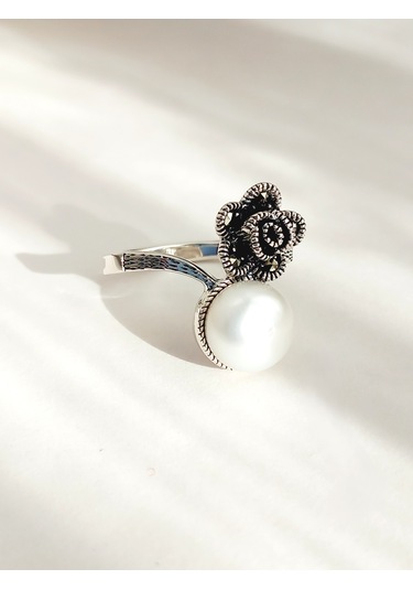 Gümüş Beyaz İnci Markazit Taşlı Gül Tasarım Kadın Yüzük
