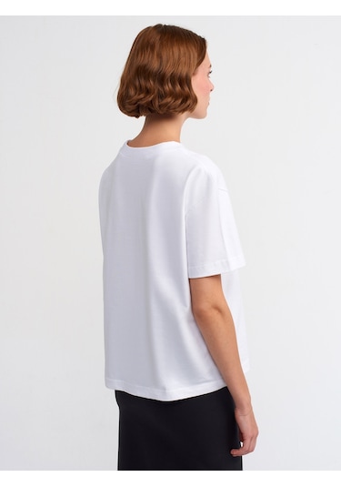 Dilvin Dekoratif Dikişli Bisiklet Yaka Kadın Tshirt Beyaz