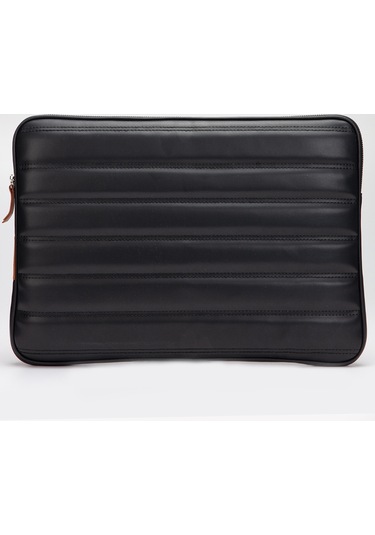 Kapitone Laptop Kılıfı 15.6 & 16 İnç Düz Siyah