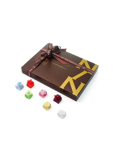 Nin Askılı Çiçek Dekorlu Fındık Giandujalı Bütün Fındıklı Sütlü Spesiyal Çikolata 525g