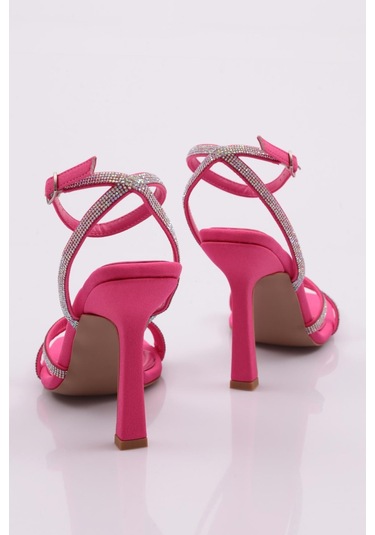 Dgn 2026 Kadin Silver Taşli Bilekten Kemer Bağlamali Topuklu Sandalet 2026-2219-R3045 Fuşya