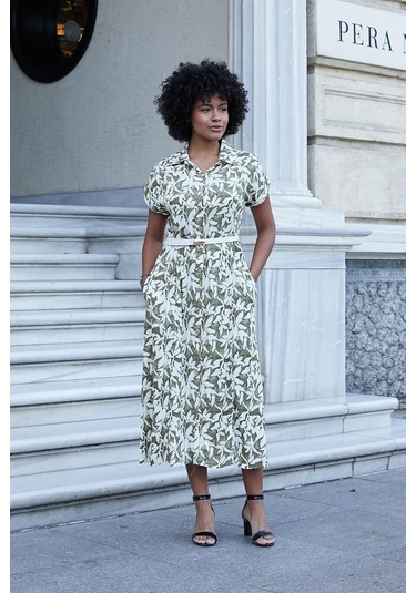 Kadın Desenli Yakalı Düşük Omuzlu Duble Kol Kemerli Midi Boy Elbise Deri Kemer Dahil -haki Çiçek Haki Ç. Kadın Desenli Yakalı Düşük Omuzlu Duble Kol Kemerli Midi Boy Elbise Deri Kemer Dahil -haki Çiçek Haki Ç.