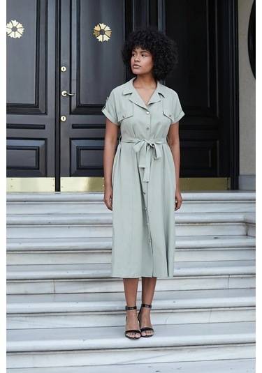 Kadın İpeksi Modal Kumaş Yakalı Düşük Omuzlu Apoletli Yan Cepli Kemerli Diz Altı Boy Uzun Elbise-açık Haki A.haki Kadın İpeksi Modal Kumaş Yakalı Düşük Omuzlu Apoletli Yan Cepli Kemerli Diz Altı Boy Uzun Elbise-açık Haki A.haki