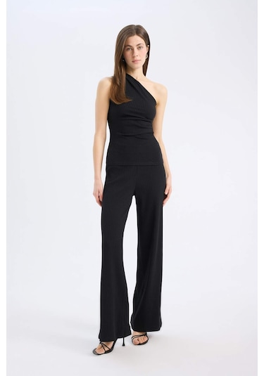 DeFacto Slim Fit Dar Kesim Fitilli Kaşkorse Basic Düz Pantolon E5783AX25SPBK81 DeFacto Slim Fit Dar Kesim Fitilli Kaşkorse Basic Düz Pantolon E5783AX25SPBK81