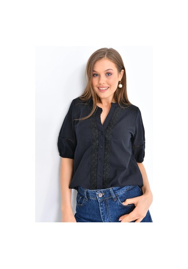 Kadın V Yaka Balon Kol Nakışlı Düğme Detay Dokuma Bluz Siyah
