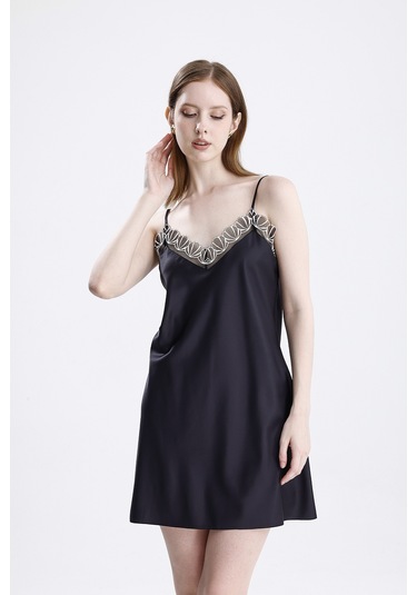 Laperissa Kadın Siyah Saten Dantelli Ayarlanabilir Askılı Şık Gecelik Siyah