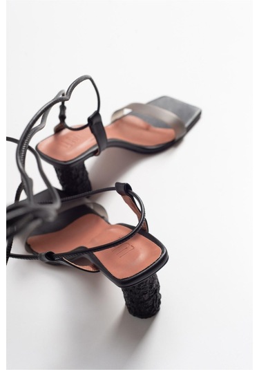 Tanya Siyah Cilt Şeffaf Bantlı Bağcıklı Kadın Topuklu Sandalet Siyah Deri