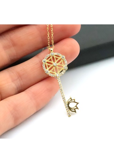 925 Ayar Gümüş Zirkon Taşlı Zarif Anahtar Tasarımlı Kolye Gümüş