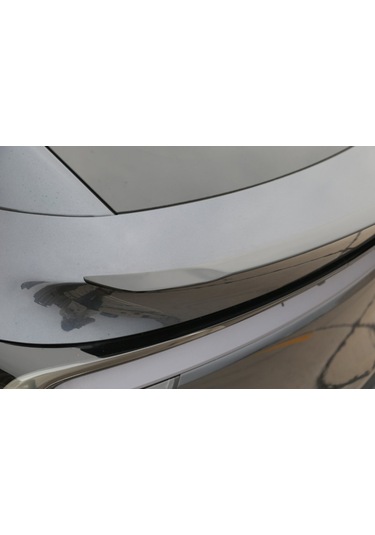 Tesla Model Y Junıper Pianoblack Spoiler 2025+