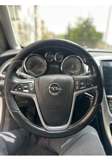 Opel Astra J Araca Özel Direksiyon Kılıfı Bombeli Derili Araclar