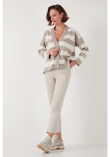 Lela Regular Fit Çizgili V Yaka Düğmeli Soft Akrilik Bayan Hırka 4615188 Vizon-Taş