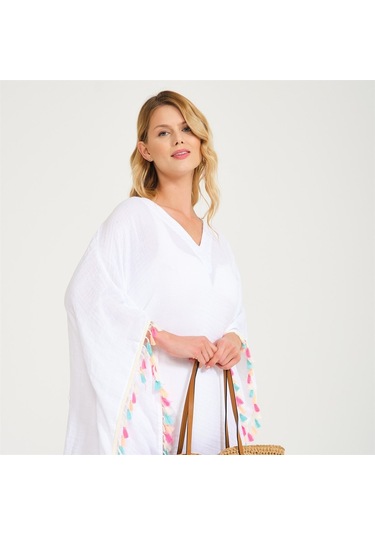 Püskül Detaylı V Yaka Uzun Plaj Elbisesi Beyaz-Standart Beyaz