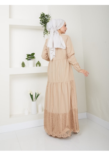 Dantelli Doğal Kumaşlı Boydan Düğmeli Kot Elbise Koyu Bej