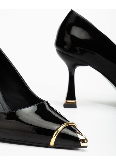 Suins Clove Model Kadın Topuklu Burnu Metal Detaylı Stiletto Ayakkabı Siyah